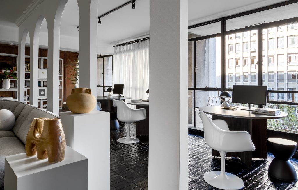 Offices Curacion by Dylan Thomaz