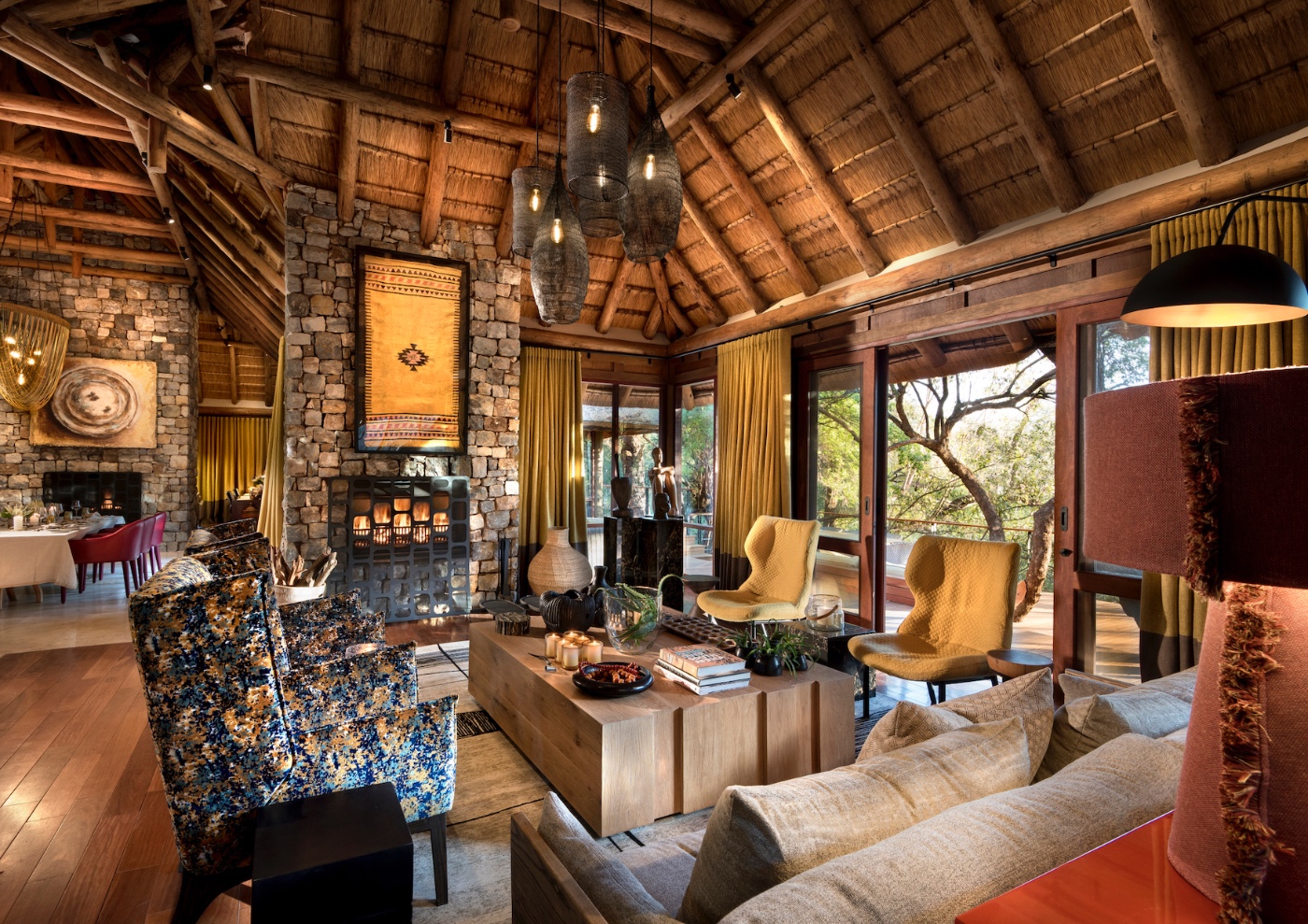 Morukuru, Living Room, Interior design, Decorate, Art, Lounge, Seating, Armchairs, Indoor lighting